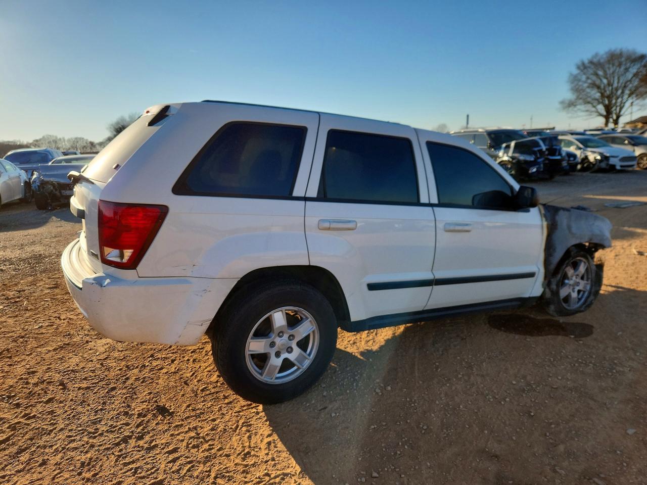 2007 Jeep Grand Cherokee Laredo - Image 3