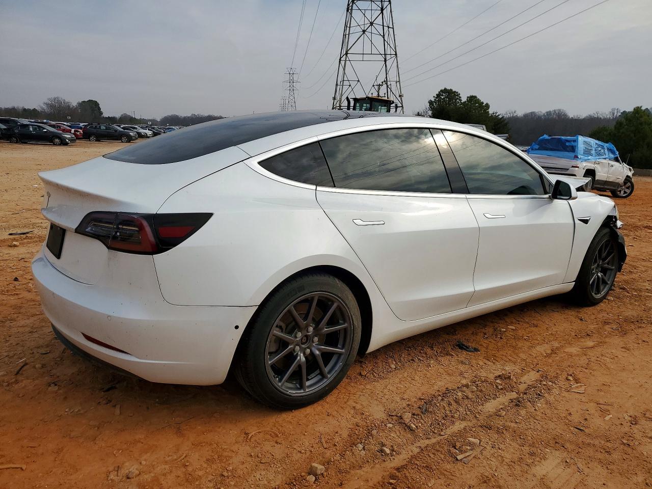 2020 Tesla 3 - Фото 3
