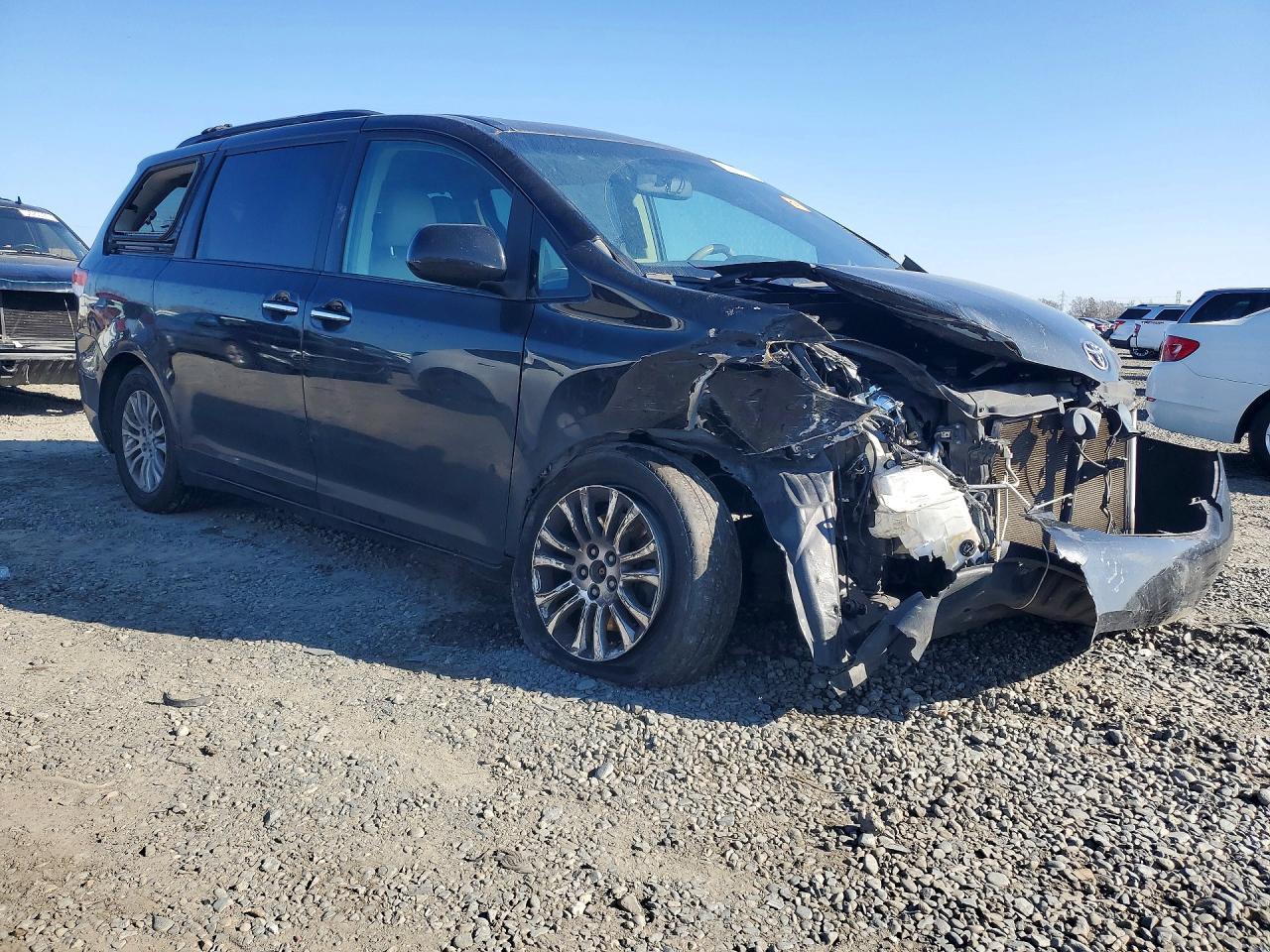 2011 Toyota Sienna Xle - Фото 4