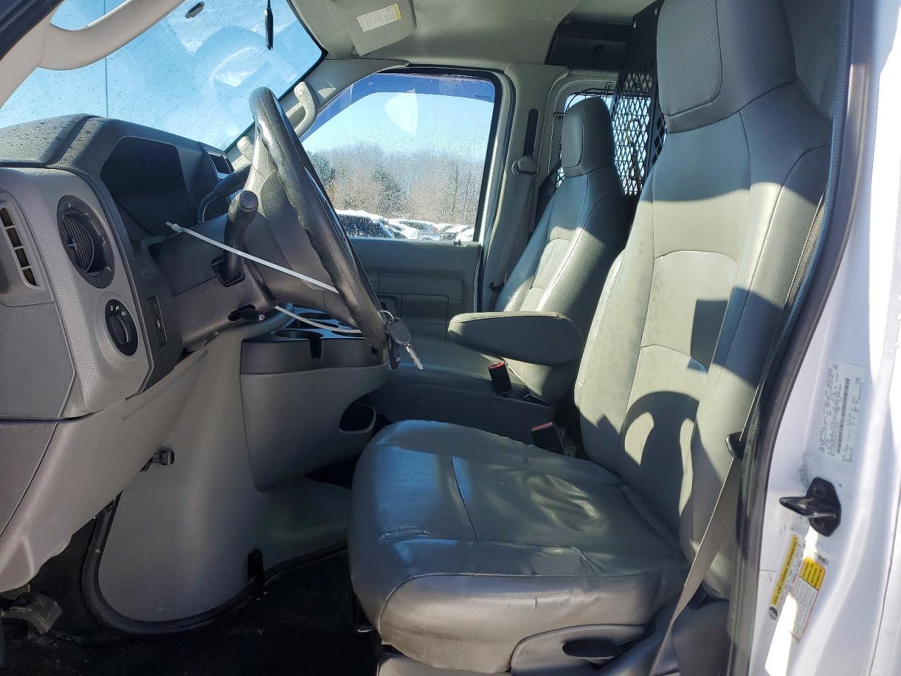 2014 Ford Econoline E250 Van - Фото 7