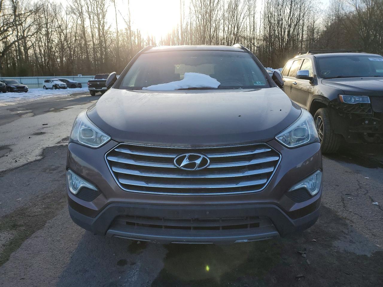 2014 Hyundai Santa Fe Gls - Image 5