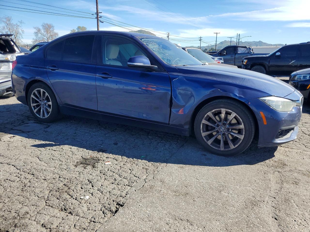 2017 BMW 320 I - Фото 4