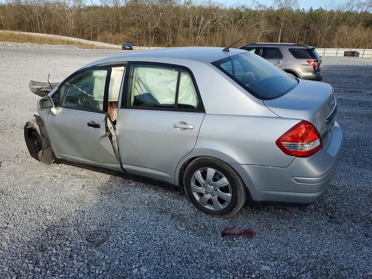 2010 Nissan Versa 1.8 S - Фото 2