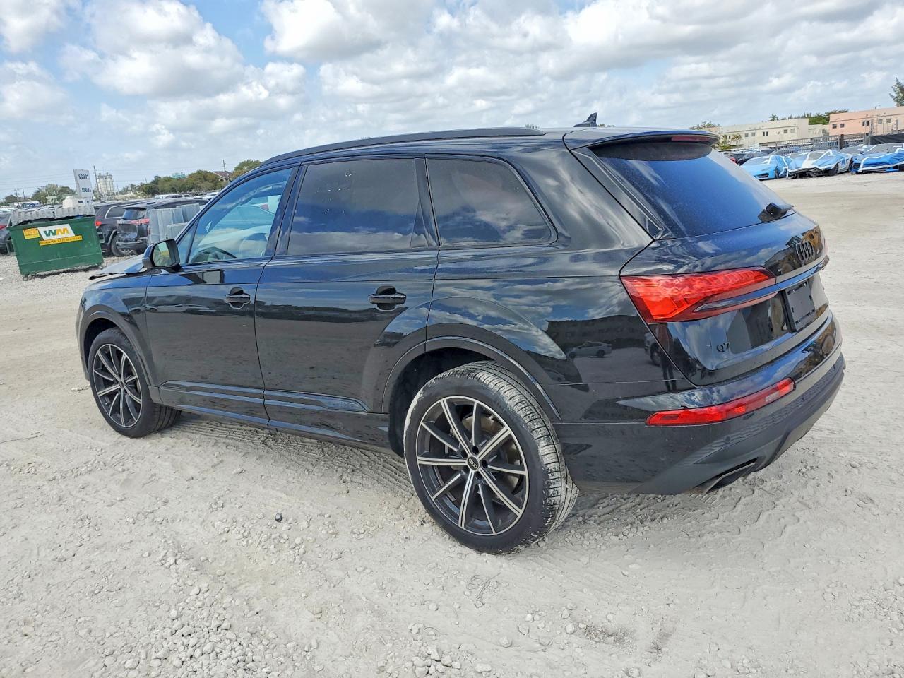 2025 Audi Q7 Premium Plus - Фото 2