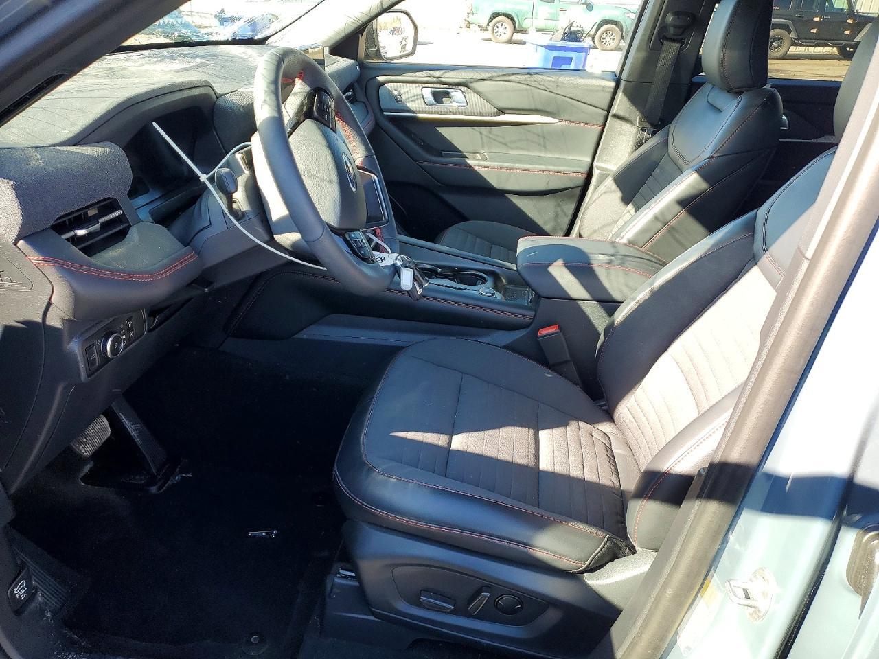 2025 Ford Explorer St-Line - Image 7