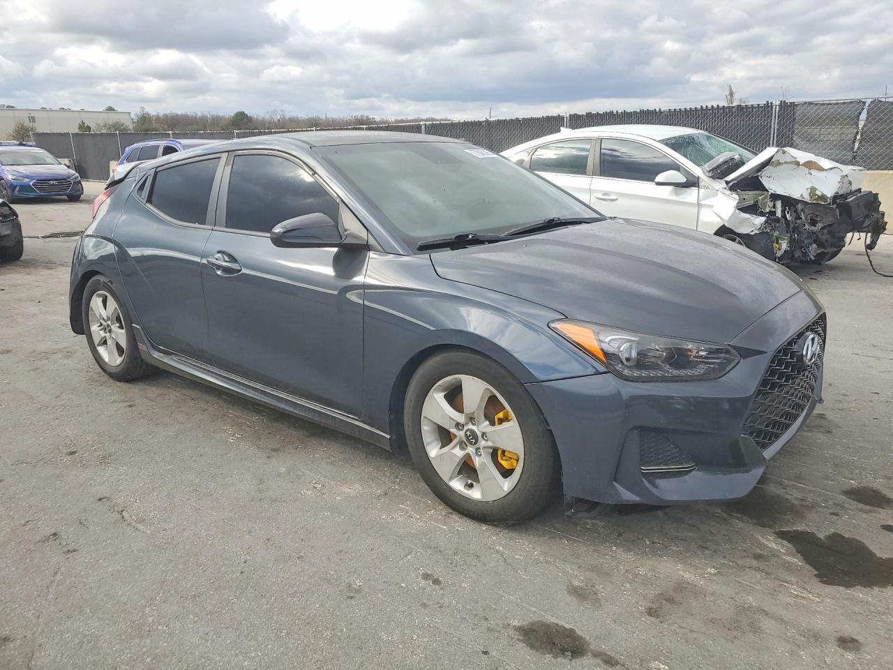 2019 Hyundai Veloster Turbo - Фото 4