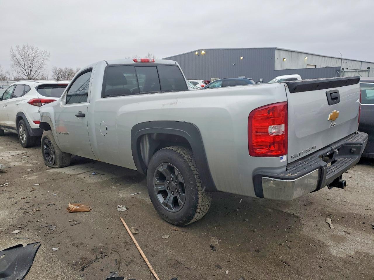 2012 Chevrolet Silverado C1500 - Фото 2