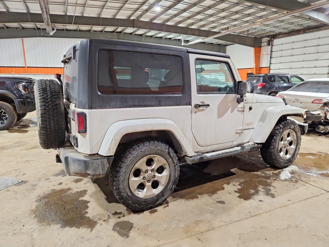 2015 Jeep Wrangler Sahara - Image 3