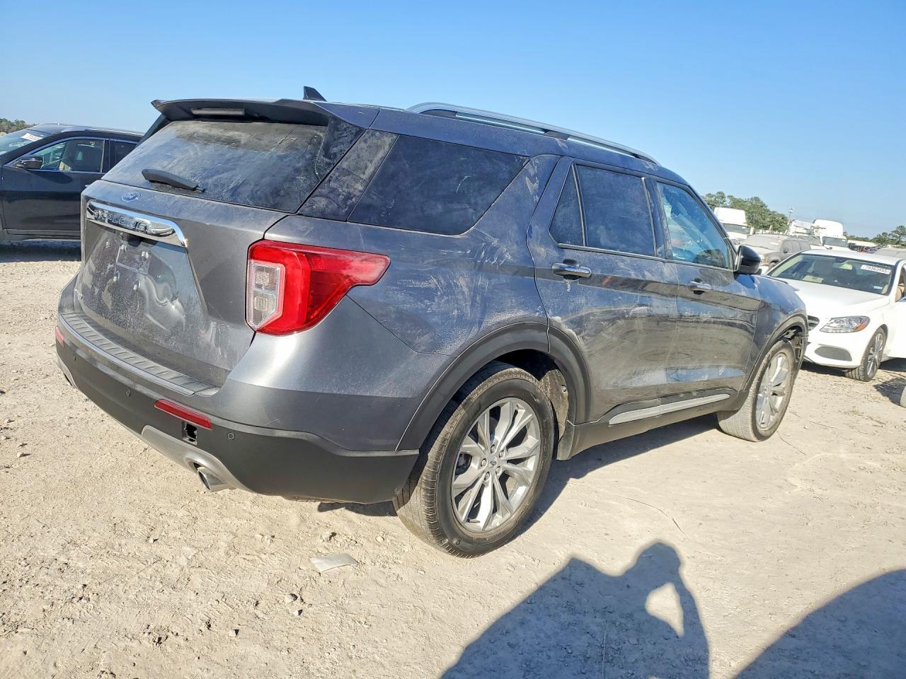 2023 Ford Explorer Limited - Image 3