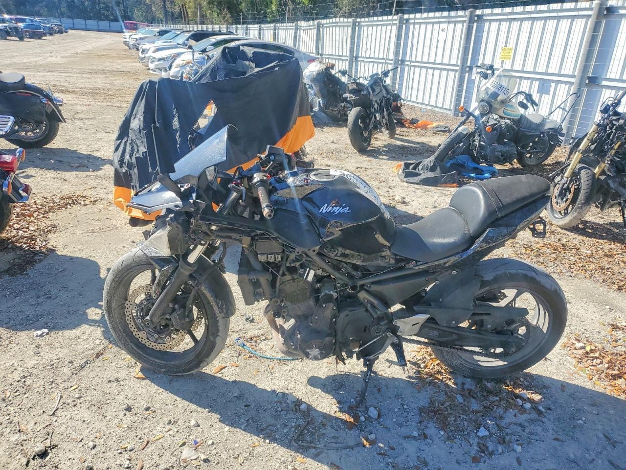 2022 Kawasaki Ex650 N - Image 3