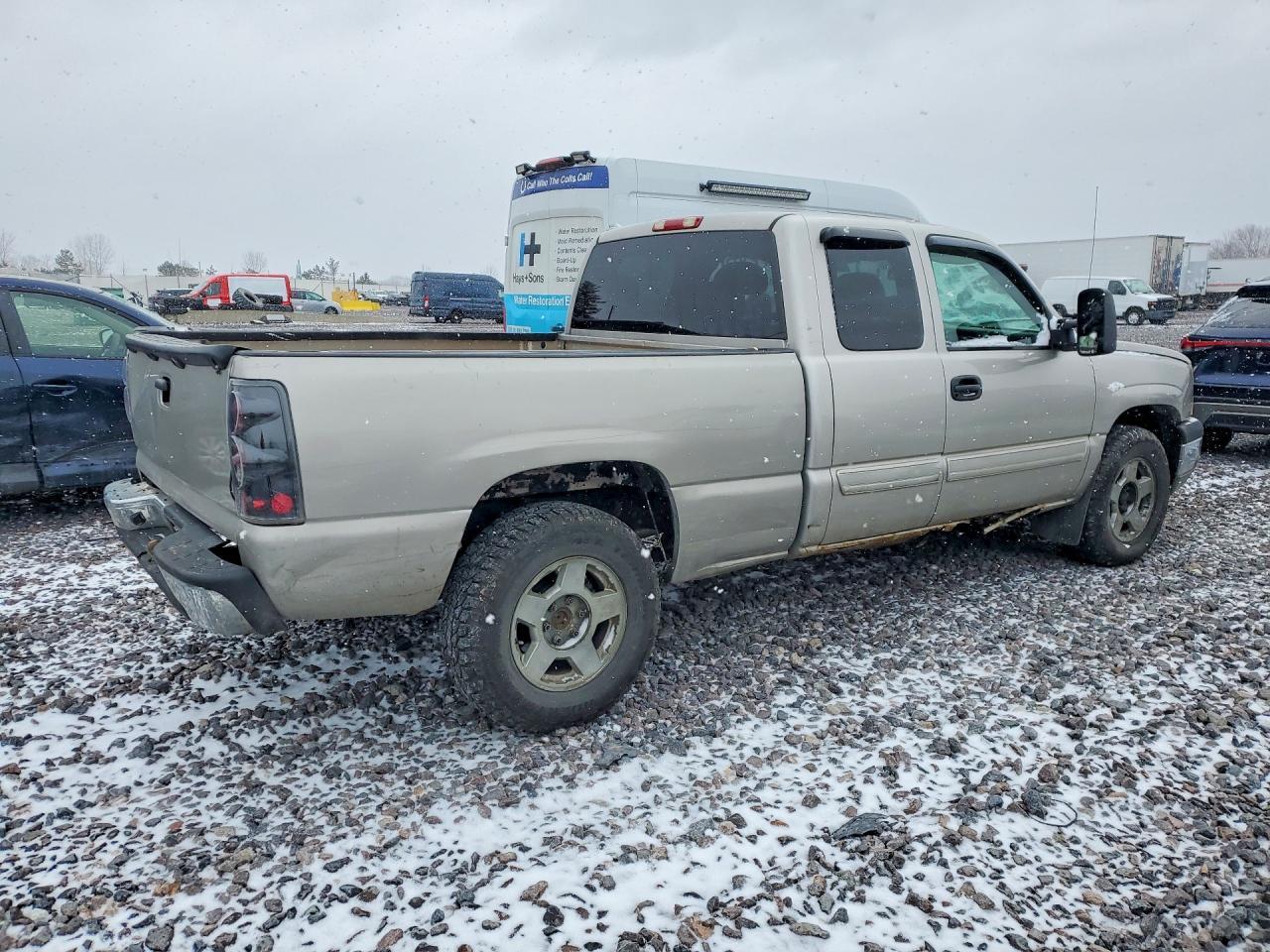 2004 Chevrolet Silverado K1500 - Фото 3