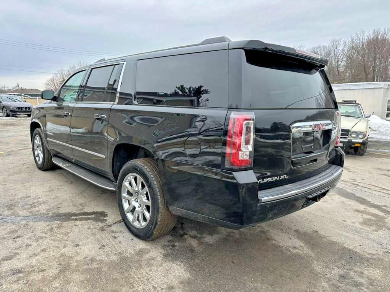 2018 GMC Yukon Xl Denali - Image 2