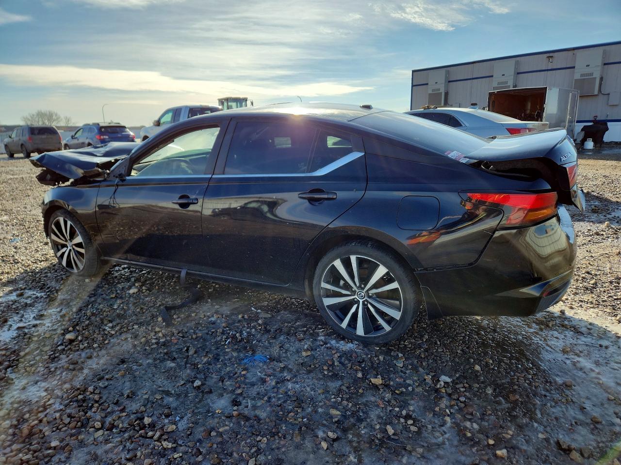 2019 Nissan Altima Sr - Фото 2
