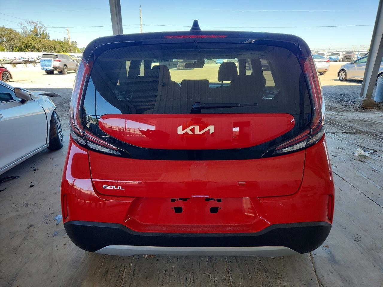 2024 Kia Soul Lx - Image 6