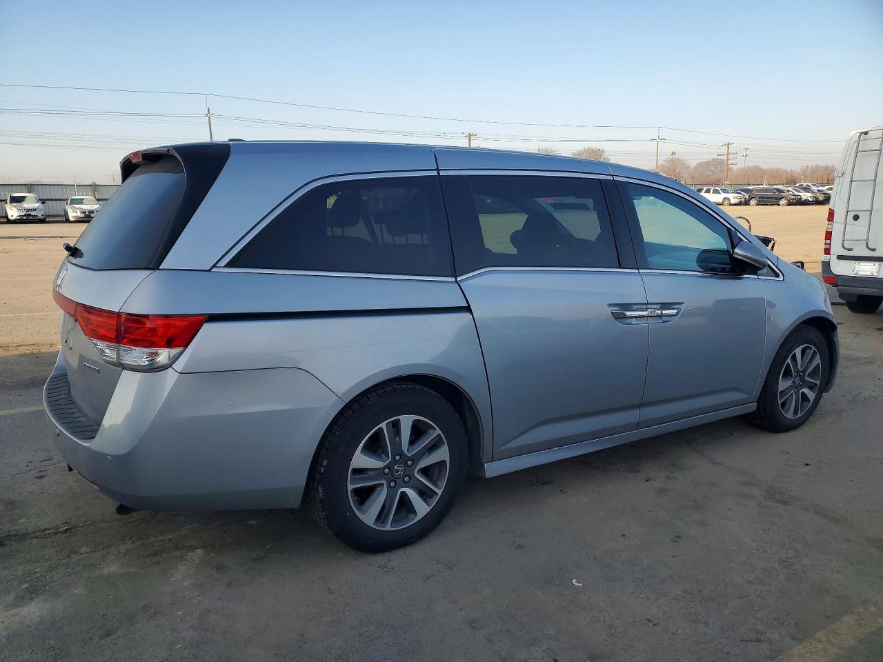 2016 Honda Odyssey - Фото 3
