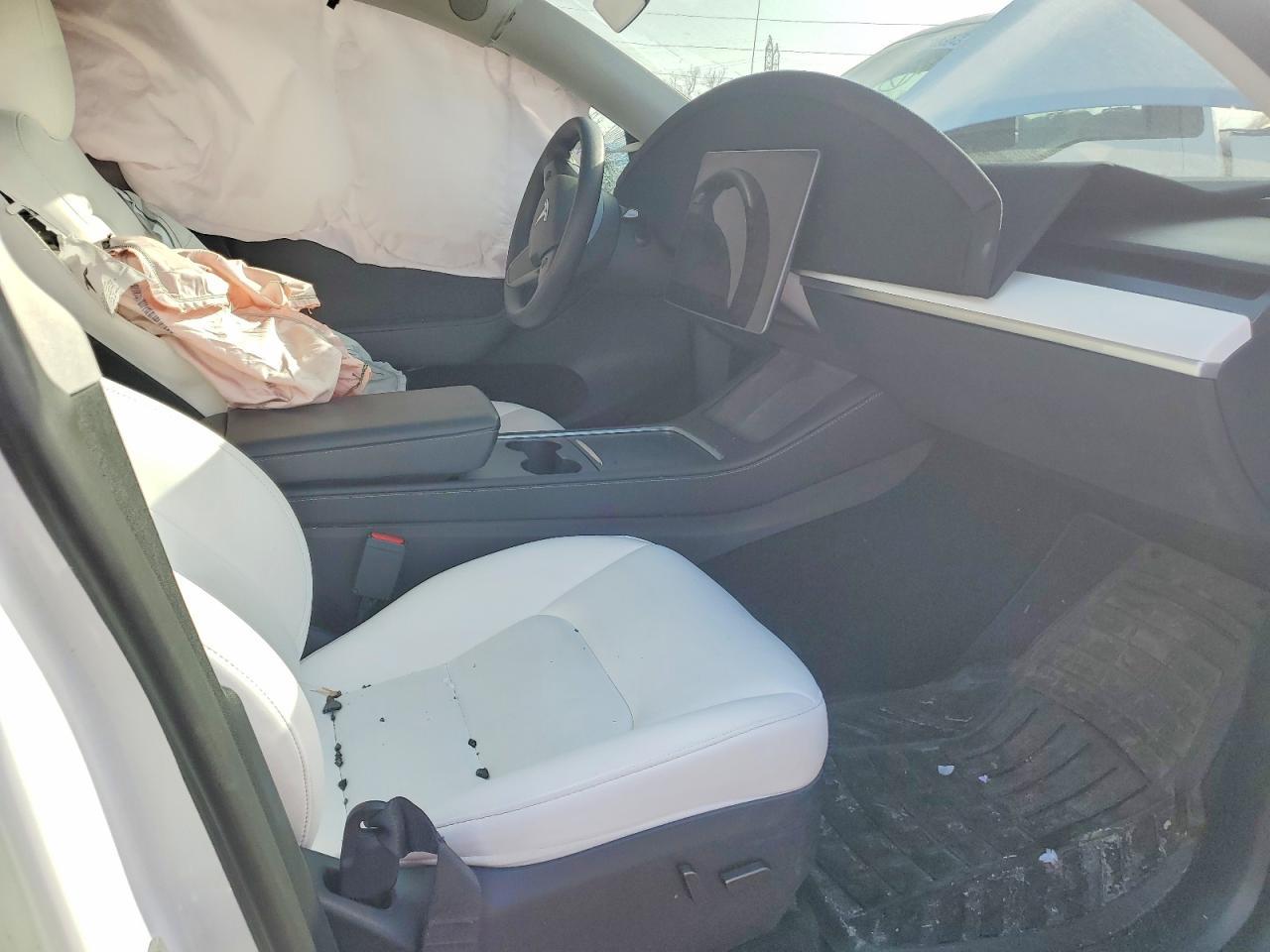 2023 Tesla Model Y - Фото 7