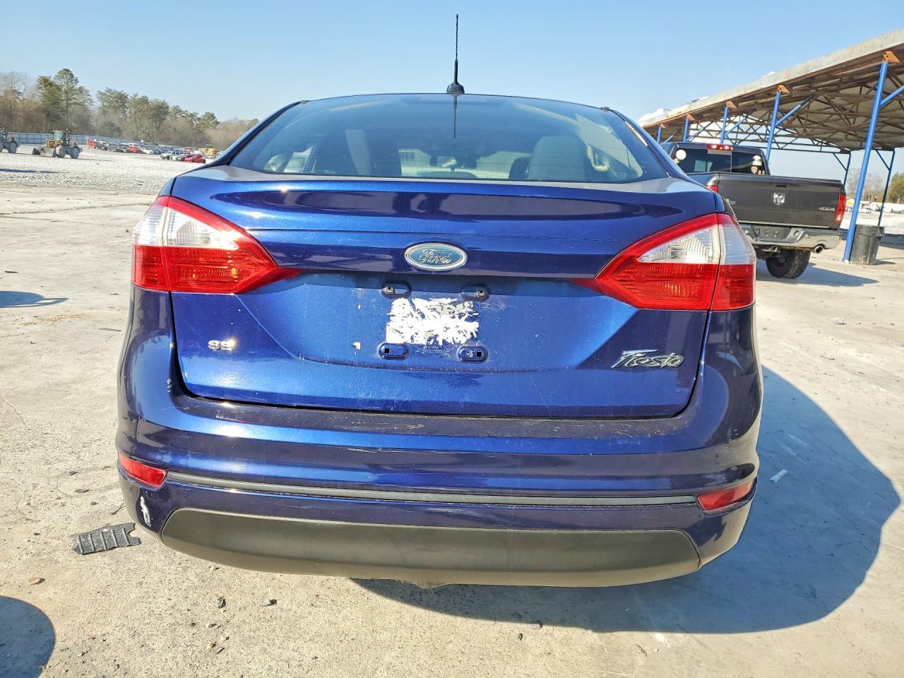 2016 Ford Fiesta Se - Фото 6