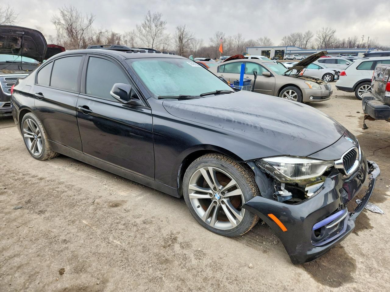 2018 BMW 330 Xi - Image 4