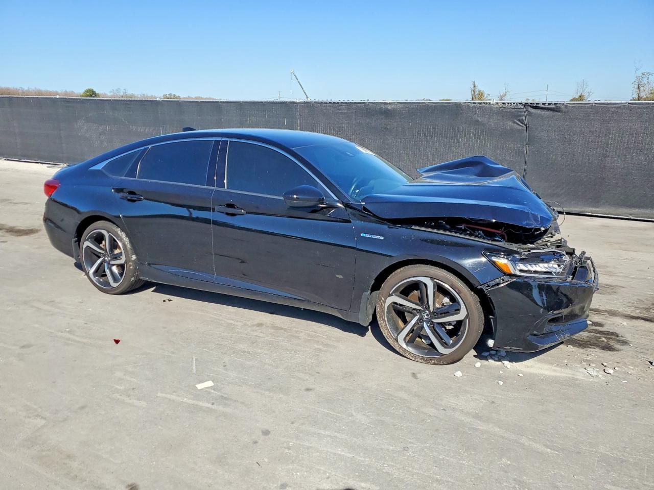 2022 Honda Accord Hybrid Sport - Image 4