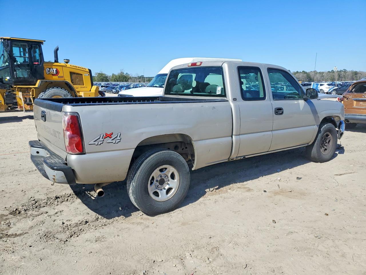 2004 Chevrolet Silverado K1500 - Фото 3
