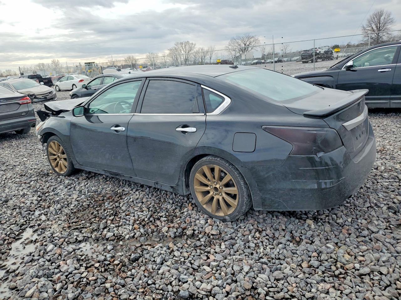 2015 Nissan Altima 2.5 S - Image 2