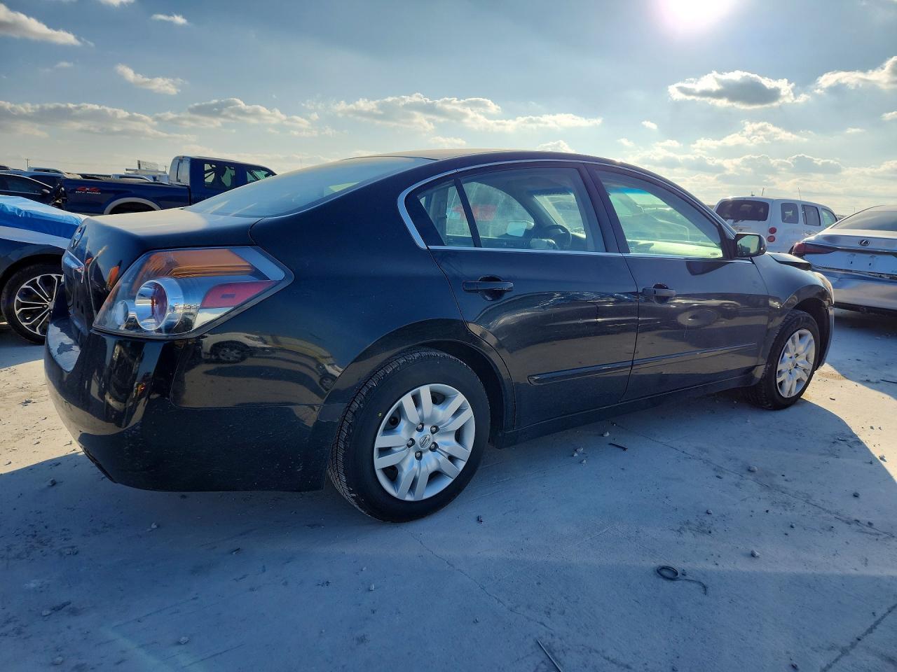 2012 Nissan Altima Base - Фото 3