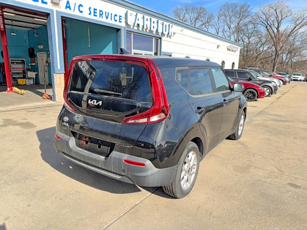 2022 Kia Soul Lx - Image 4