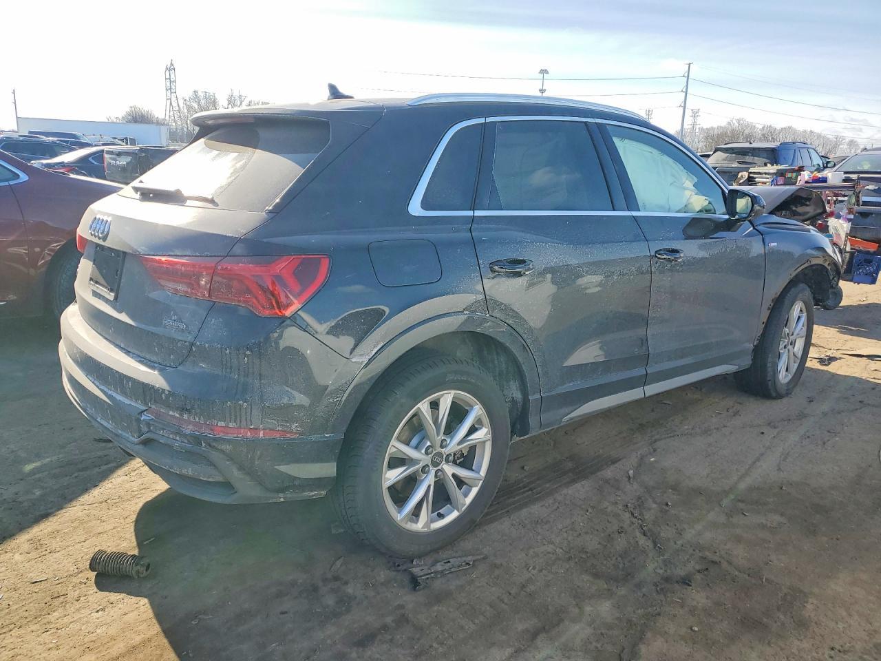 2025 Audi Q3 Premium S Line 45 - Фото 3