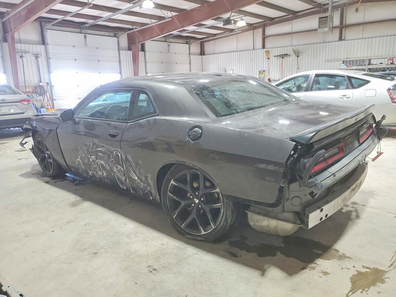 2022 Dodge Challenger Sxt - Image 2