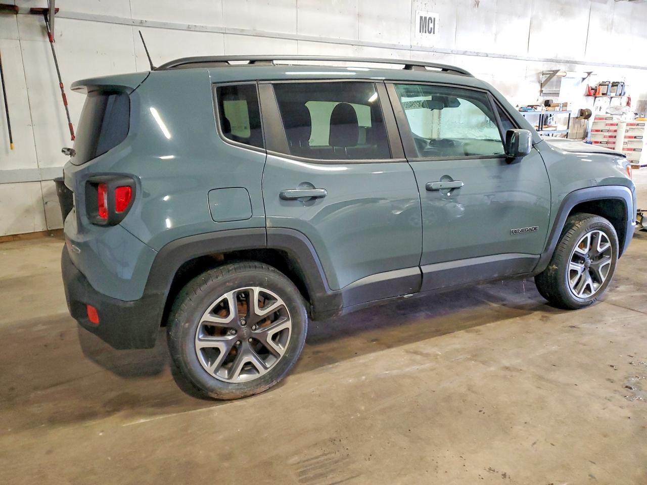 2018 Jeep Renegade Latitude - Image 3
