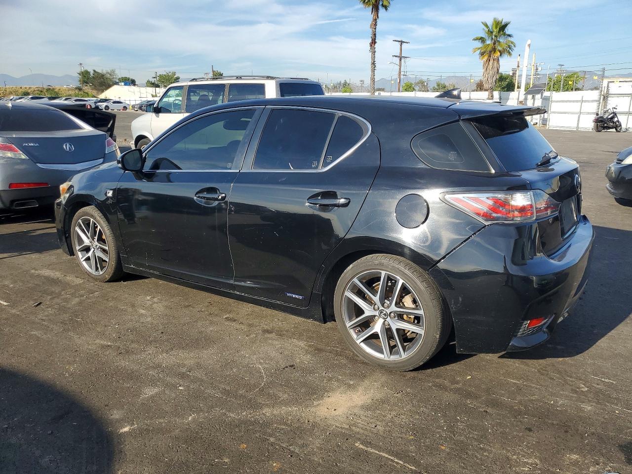 2014 Lexus Ct 200H Base - Image 2