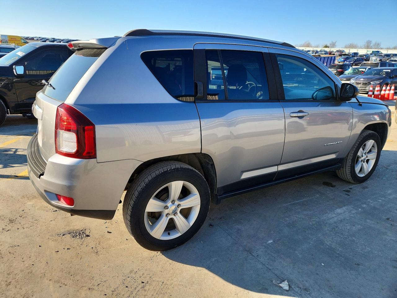 2016 Jeep Compass Sport - Фото 3