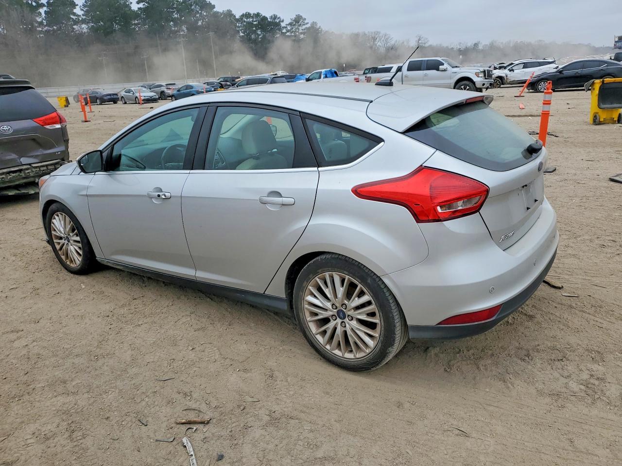 2018 Ford Focus Titanium - Фото 2