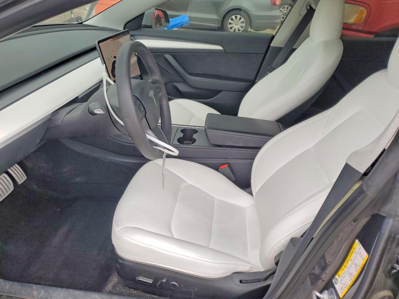 2023 Tesla Model 3 - Фото 7