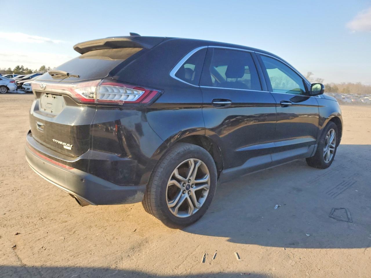 2016 Ford Edge Titanium - Image 3