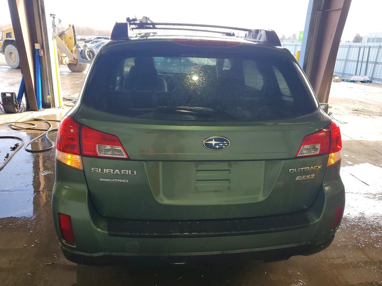 2013 Subaru Outback 2.5I Premium - Image 6