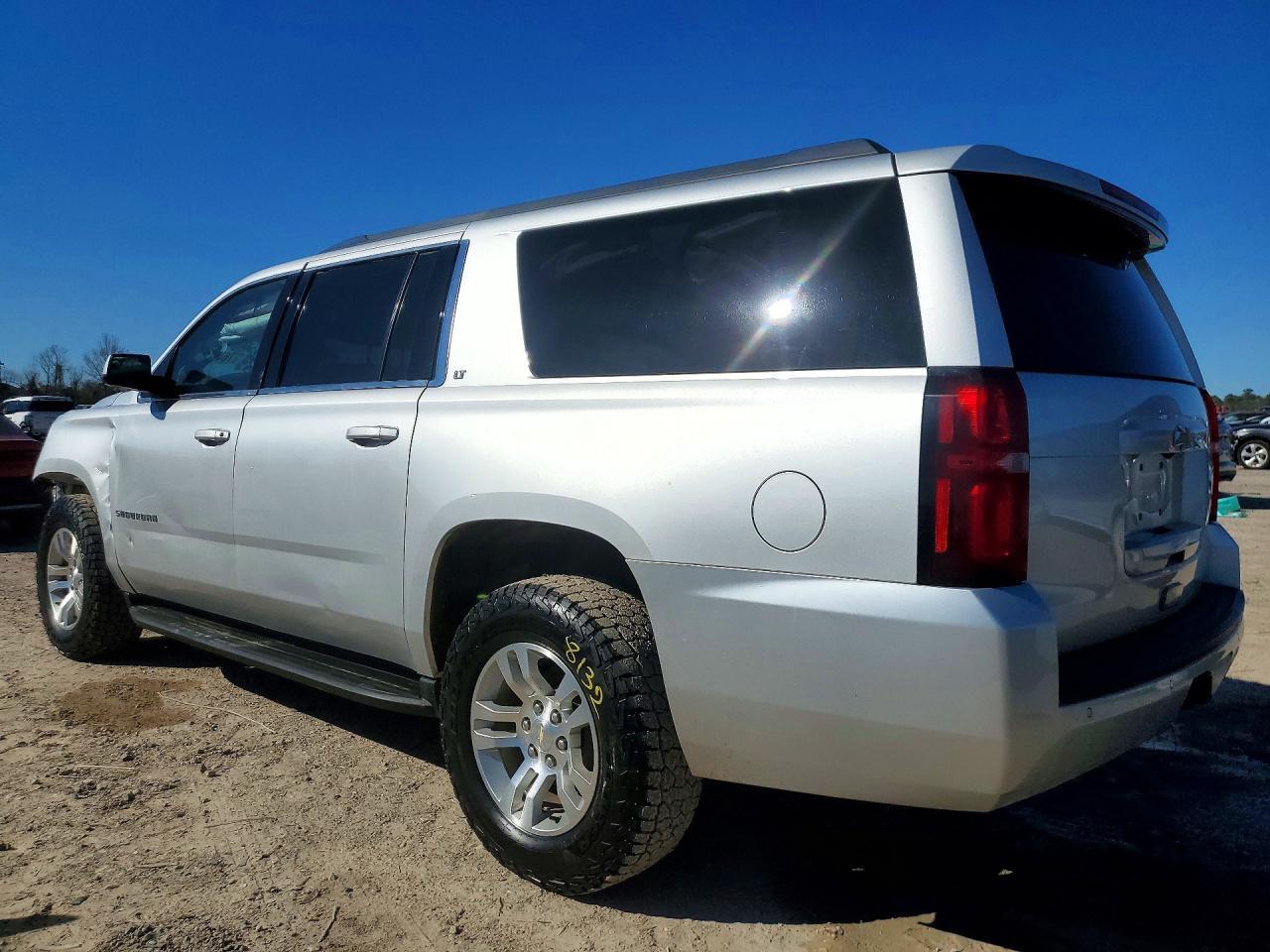 2019 Chevrolet Suburban K1500 Lt - Фото 2