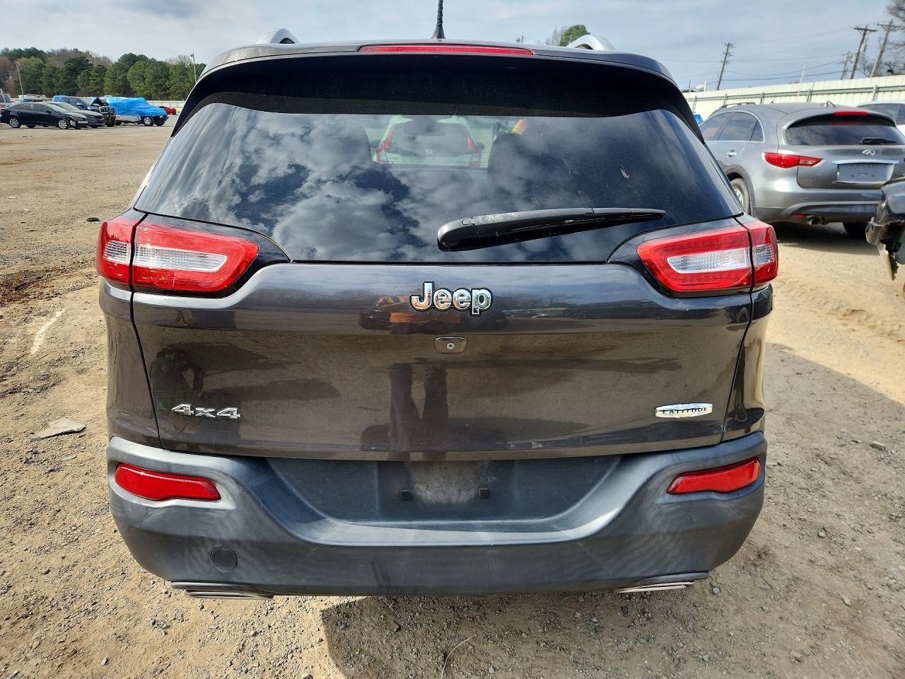 2015 Jeep Cherokee Latitude - Image 5