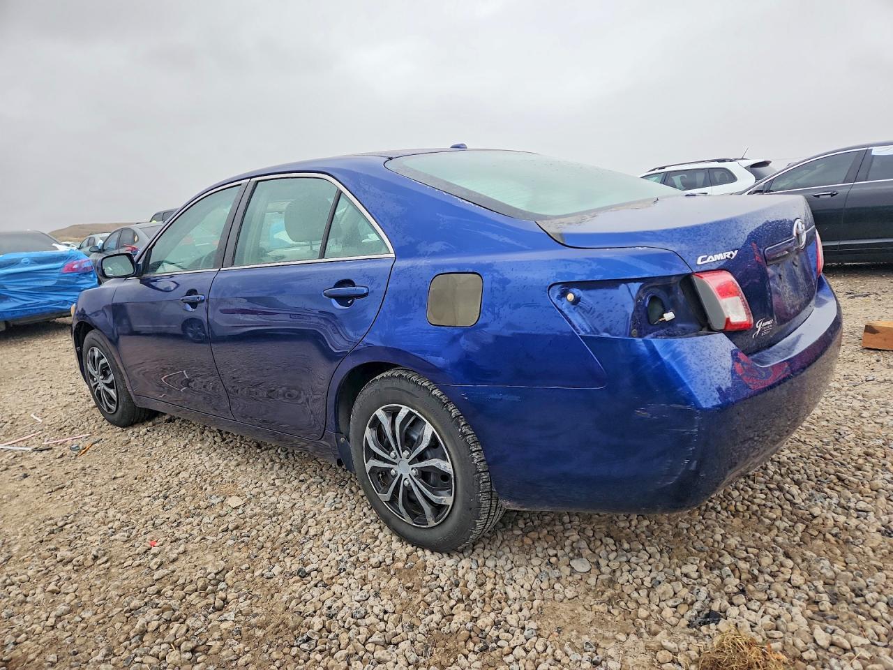 2010 Toyota Camry Le - Фото 2