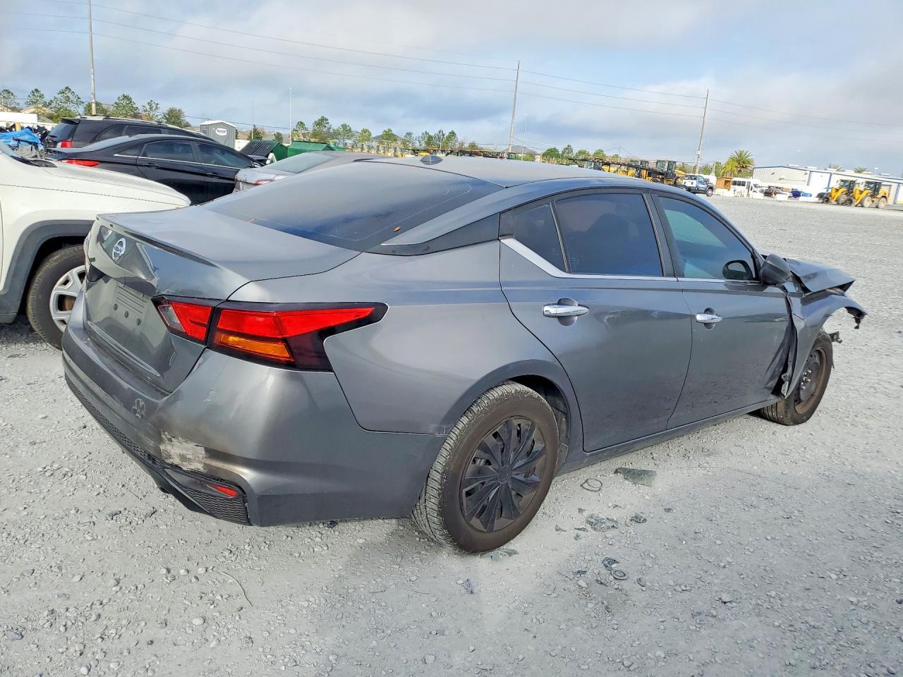 2020 Nissan Altima 2.5 S - Image 3