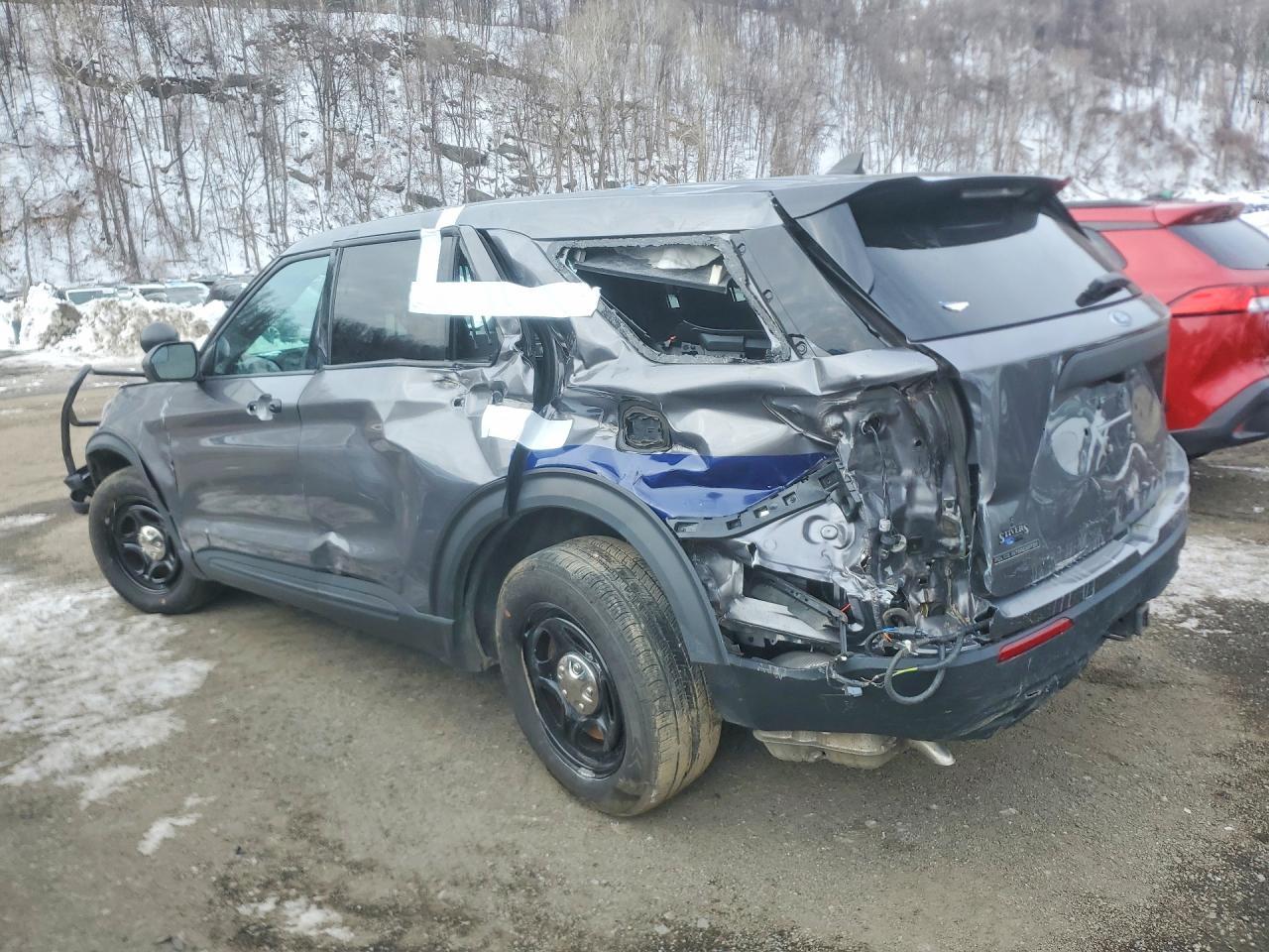 2023 Ford Explorer Police Interceptor - Фото 2