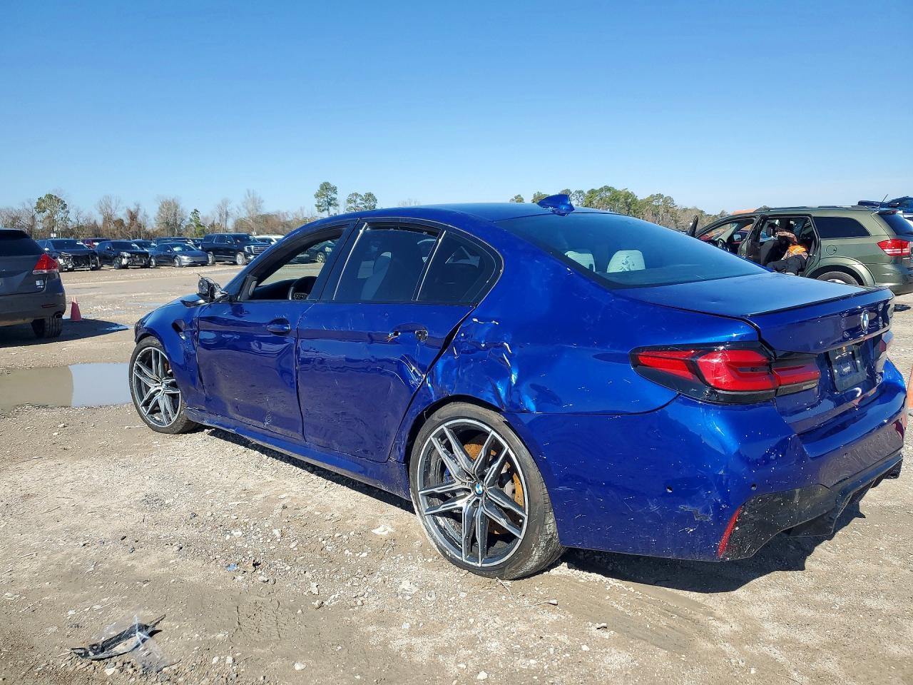 2022 BMW M5 - Фото 3