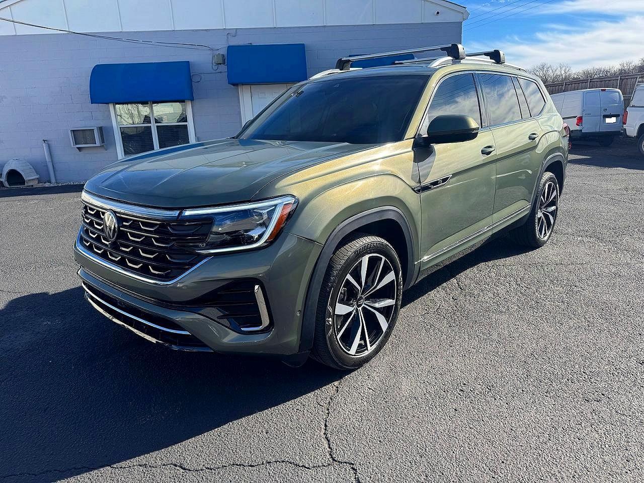 2025 Volkswagen Atlas Sel Premium R-Line - Image 2