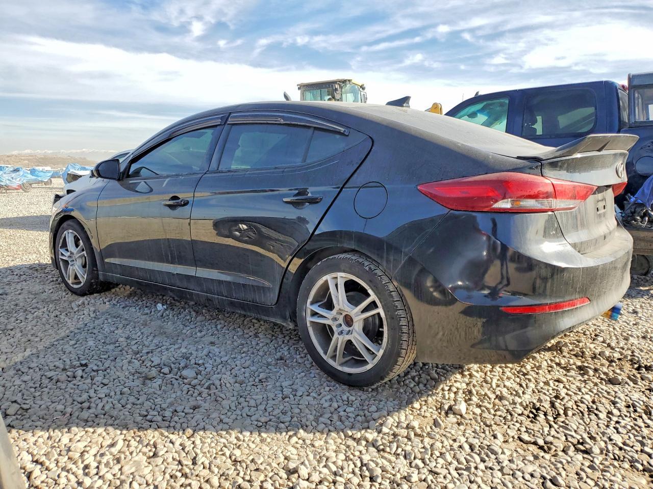 2017 Hyundai Elantra Se - Image 2