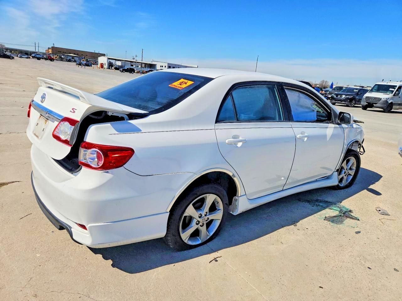 2011 Toyota Corolla S - Фото 3