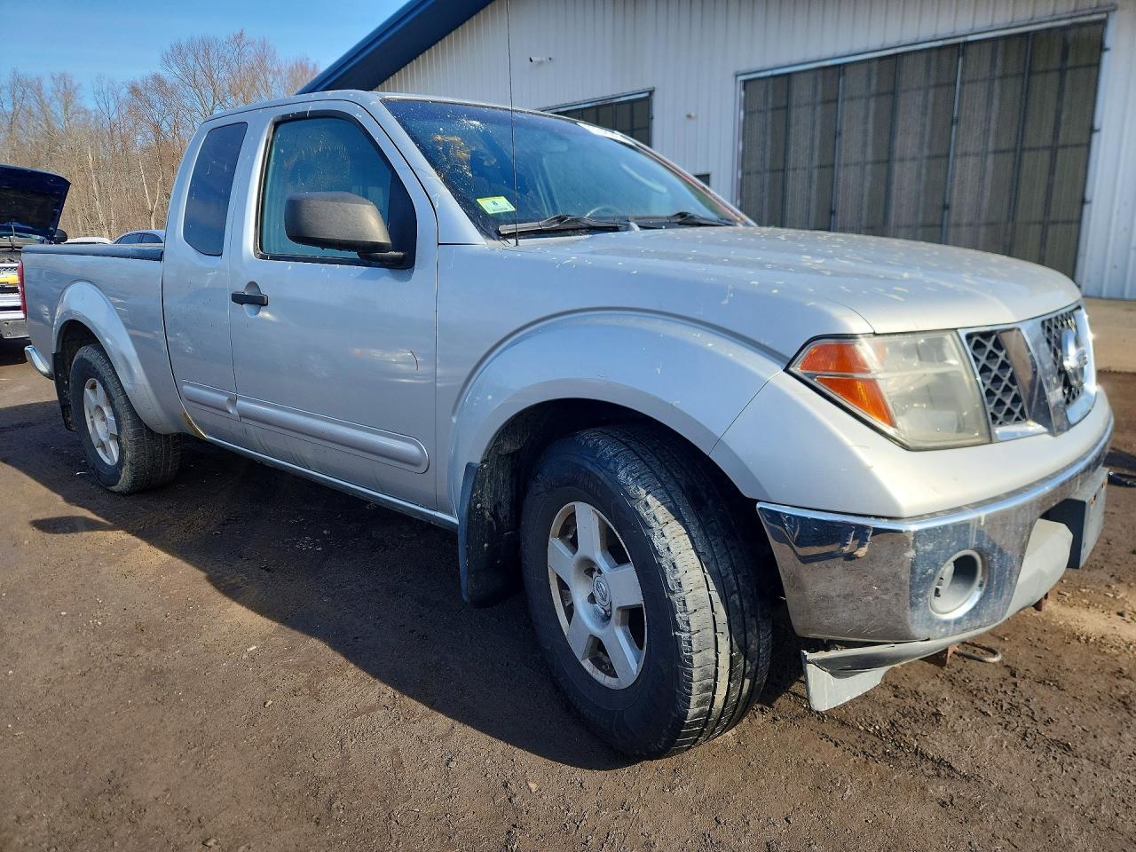 2005 Nissan Frontier King Cab Le - Image 4
