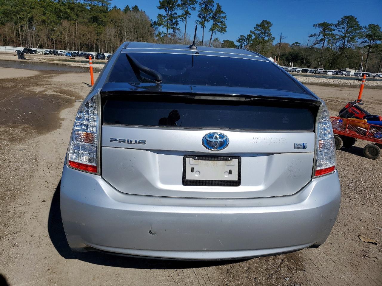2011 Toyota Prius - Фото 6