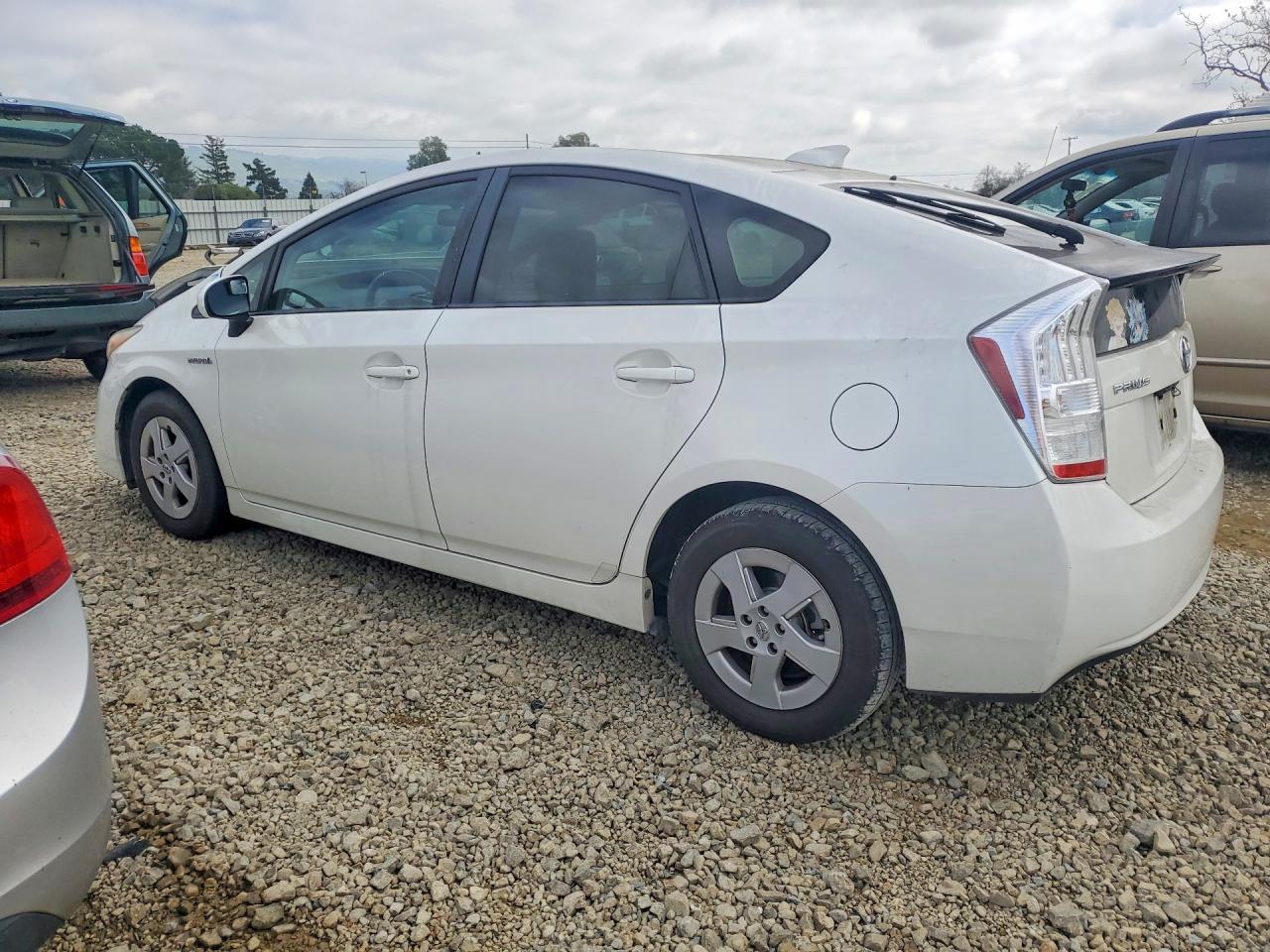 2011 Toyota Prius - Image 2