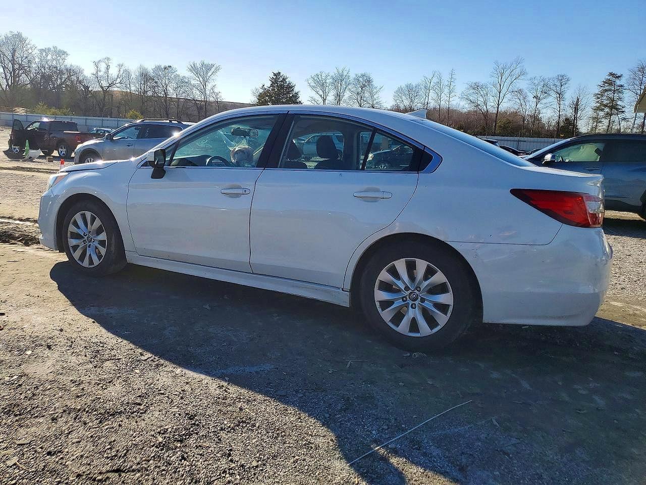2016 Subaru Legacy 2.5I Premium - Фото 2