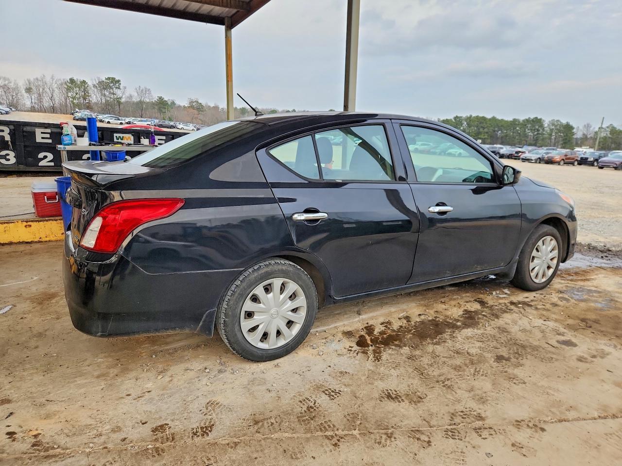 2016 Nissan Versa 1.6 - Image 3